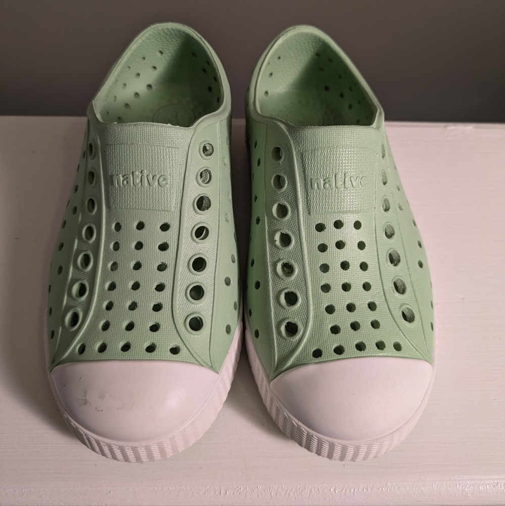 NATIVE SHOES